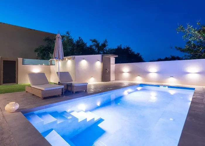 Villa Artemis Luxury *