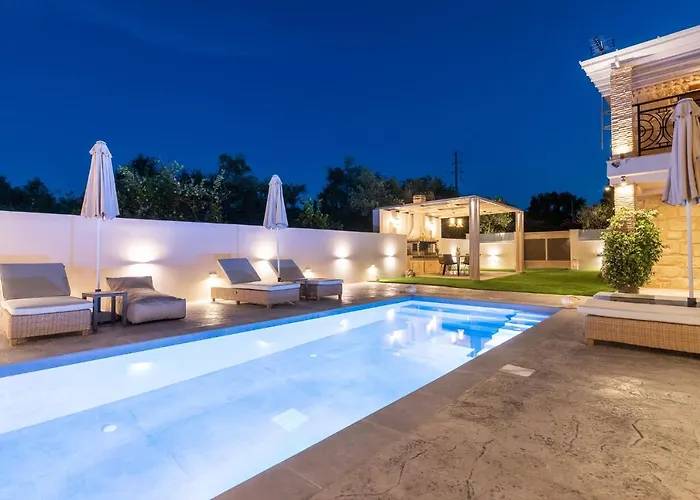 Artemis Luxury Villa *