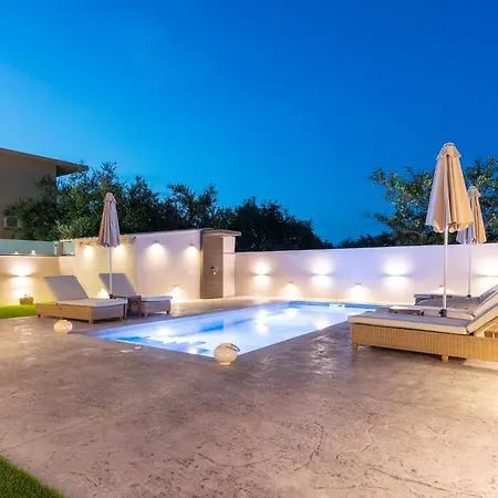 Artemis Luxury *