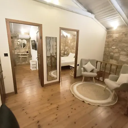 Villa Artemis Luxury Méson Yerakaríon