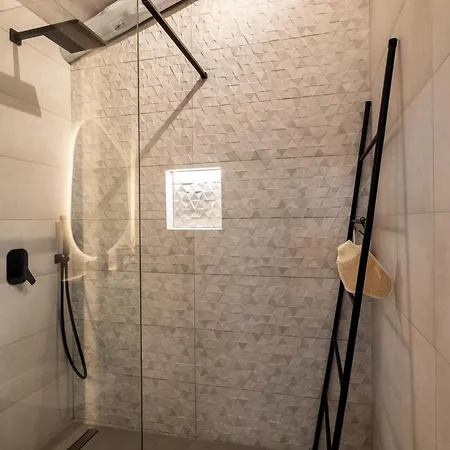 Artemis Luxury * Méson Yerakaríon