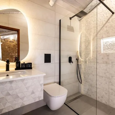 Willa Artemis Luxury